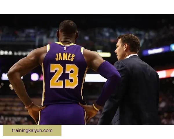 瓦伦西亚球队结构分析：在新赛季中持续提升的团队协作与战术布置