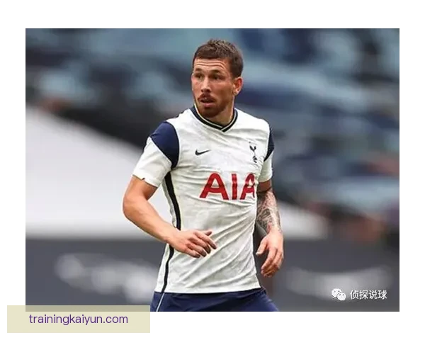 穆西亚拉的无球跑动效率持续提升，展现出出色的场上意识与战术执行力